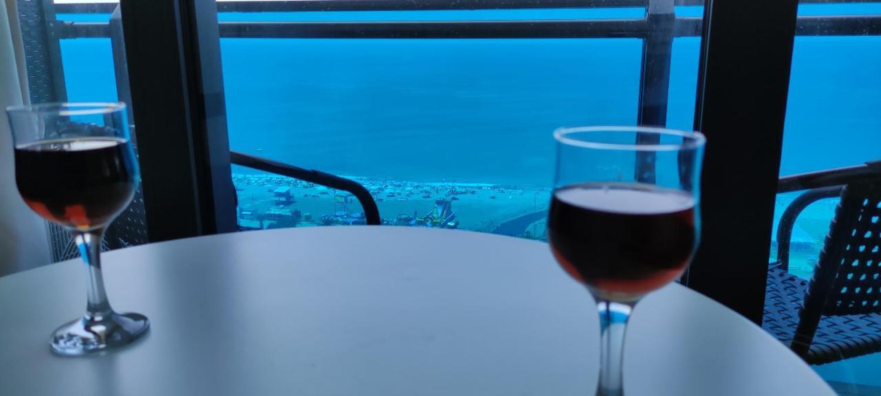 Only Front Sea View, No Side View, Wonderful Panorama, High Floor, Location Guarantee Aparthotel Batumi Luaran gambar