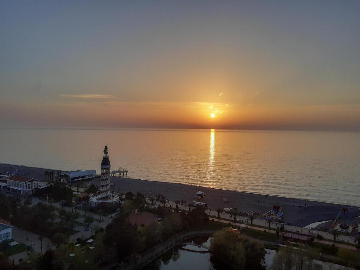 Only Front Sea View, No Side View, Wonderful Panorama, High Floor, Location Guarantee Aparthotel Batumi Luaran gambar