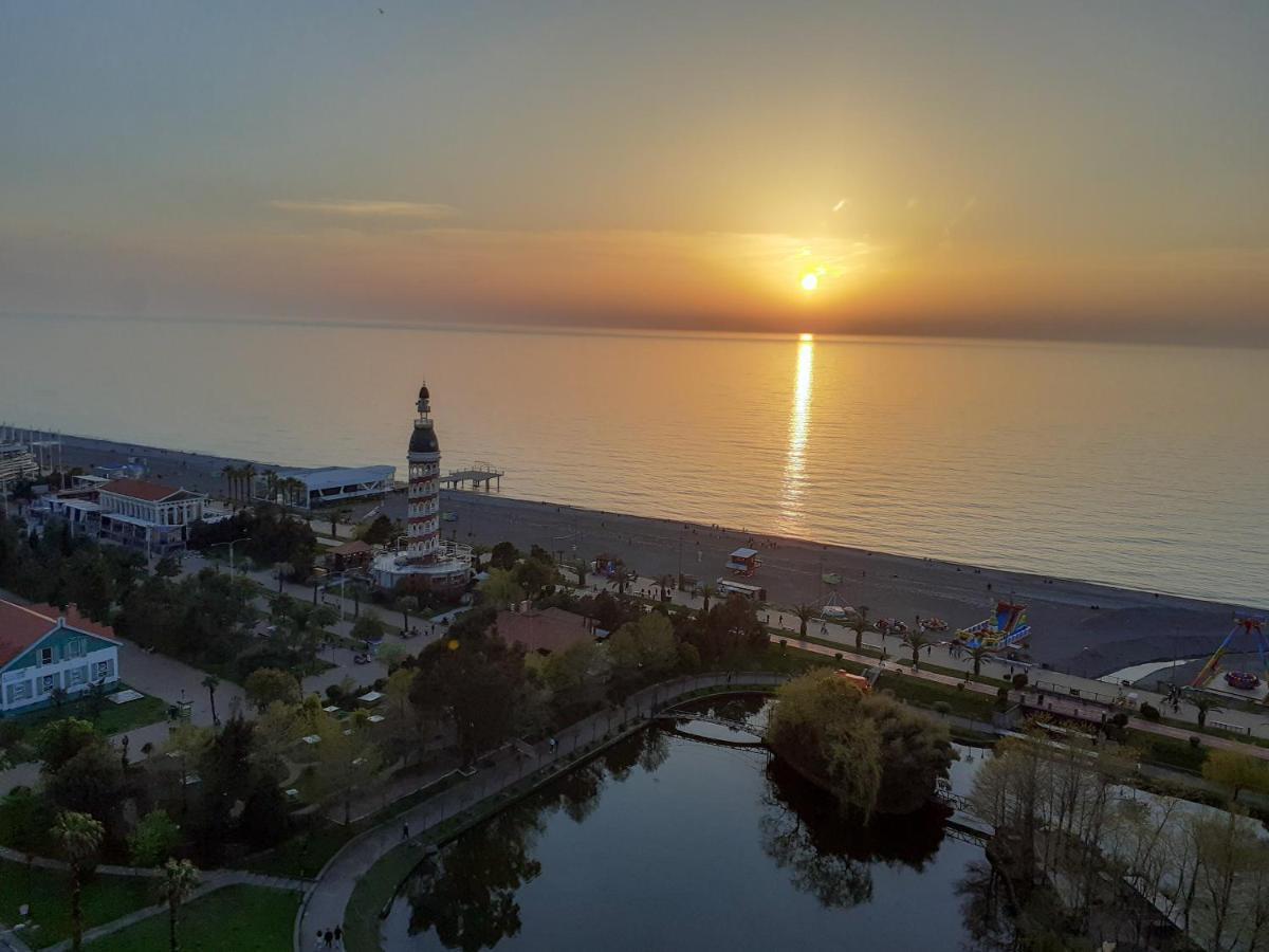 Only Front Sea View, No Side View, Wonderful Panorama, High Floor, Location Guarantee Aparthotel Batumi Luaran gambar