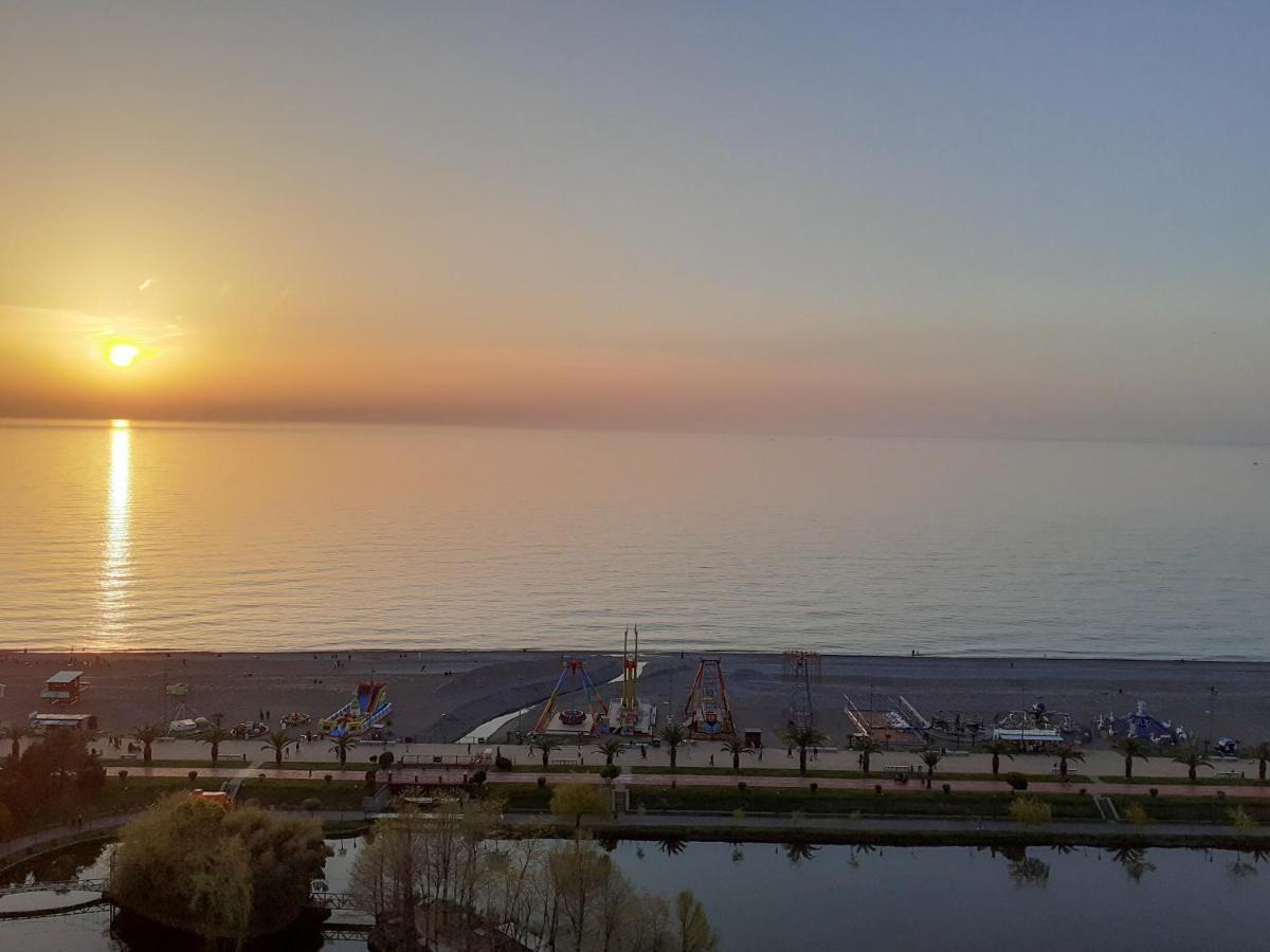 Only Front Sea View, No Side View, Wonderful Panorama, High Floor, Location Guarantee Aparthotel Batumi Luaran gambar