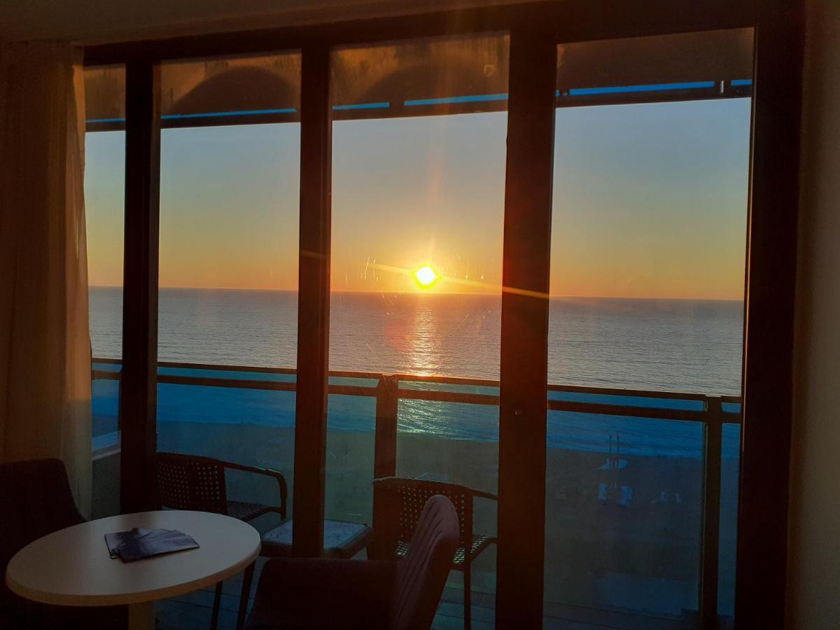 Only Front Sea View, No Side View, Wonderful Panorama, High Floor, Location Guarantee Aparthotel Batumi Luaran gambar