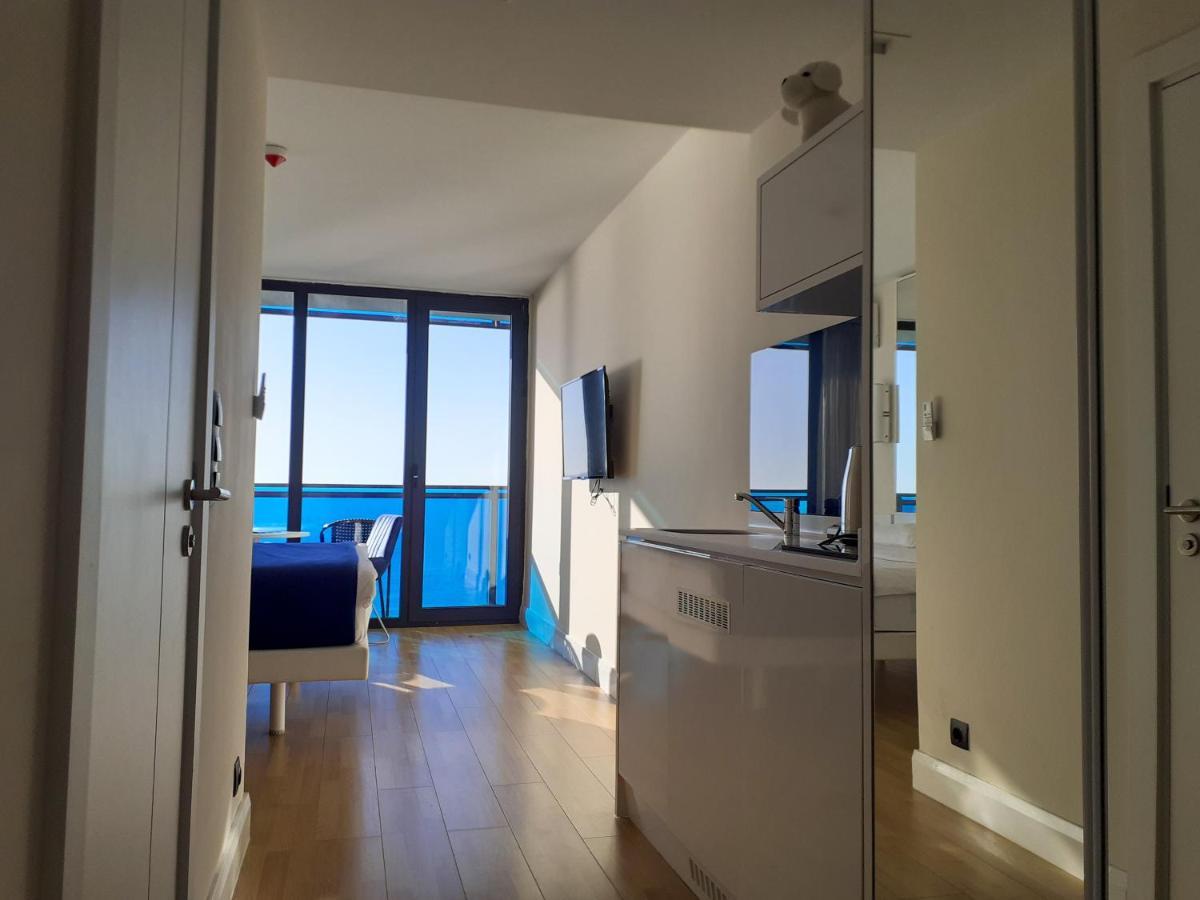 Only Front Sea View, No Side View, Wonderful Panorama, High Floor, Location Guarantee Aparthotel Batumi Luaran gambar